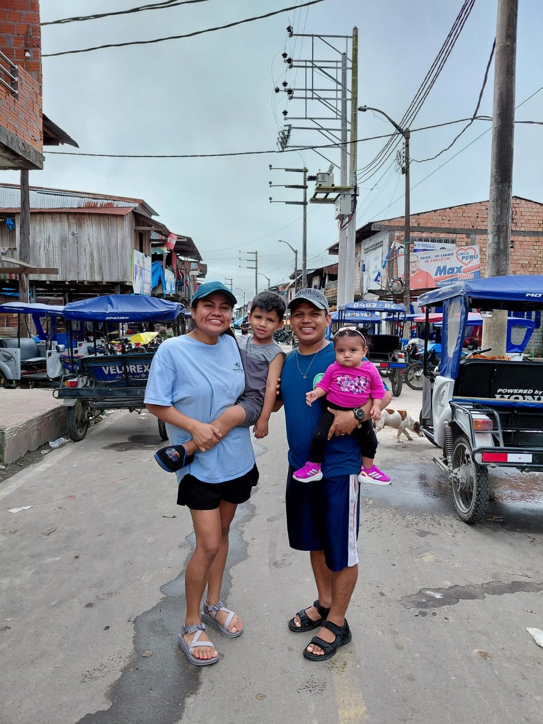 Bryan, Yuri y su familia en Belén
